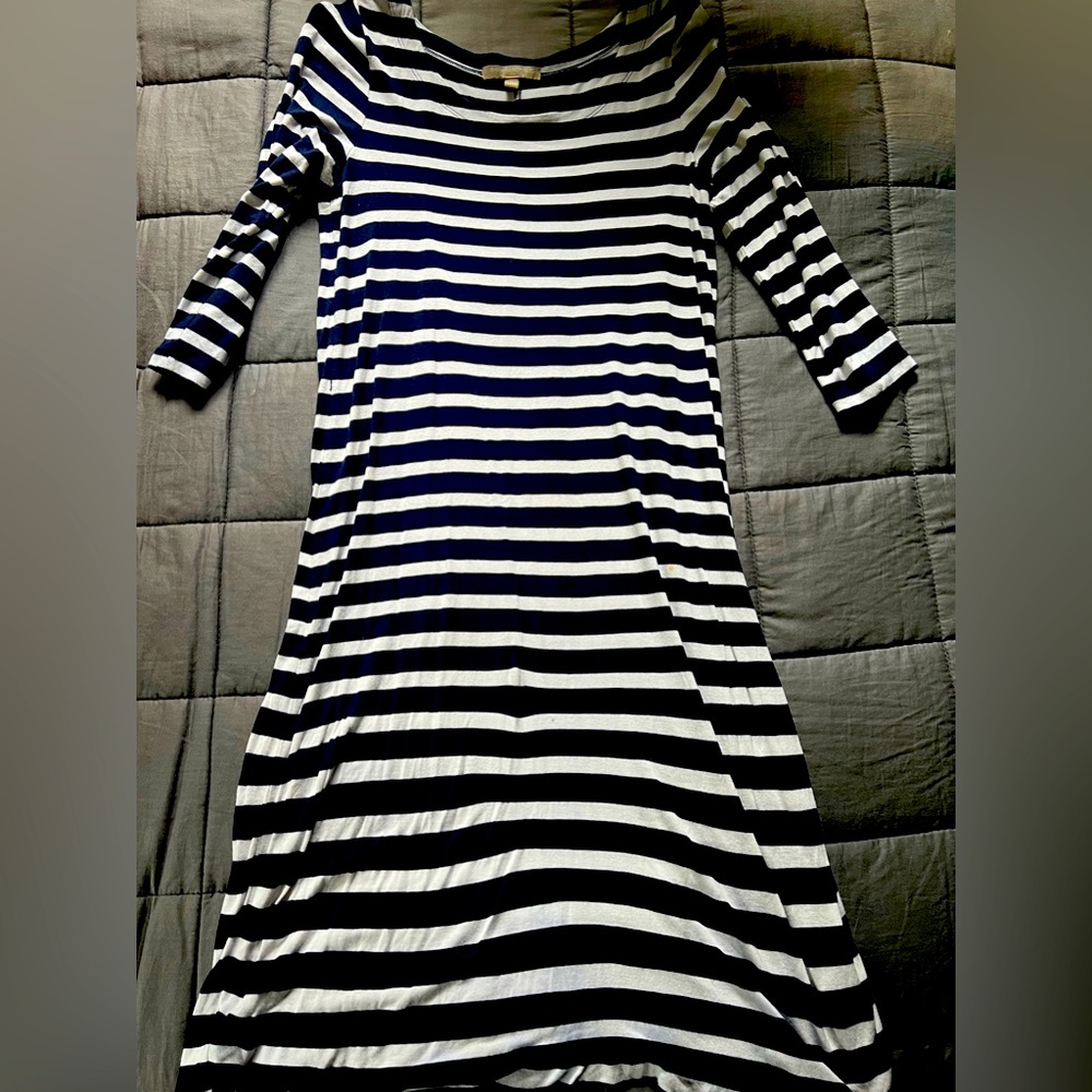 Banana Republic navy/white striped body con dress size small